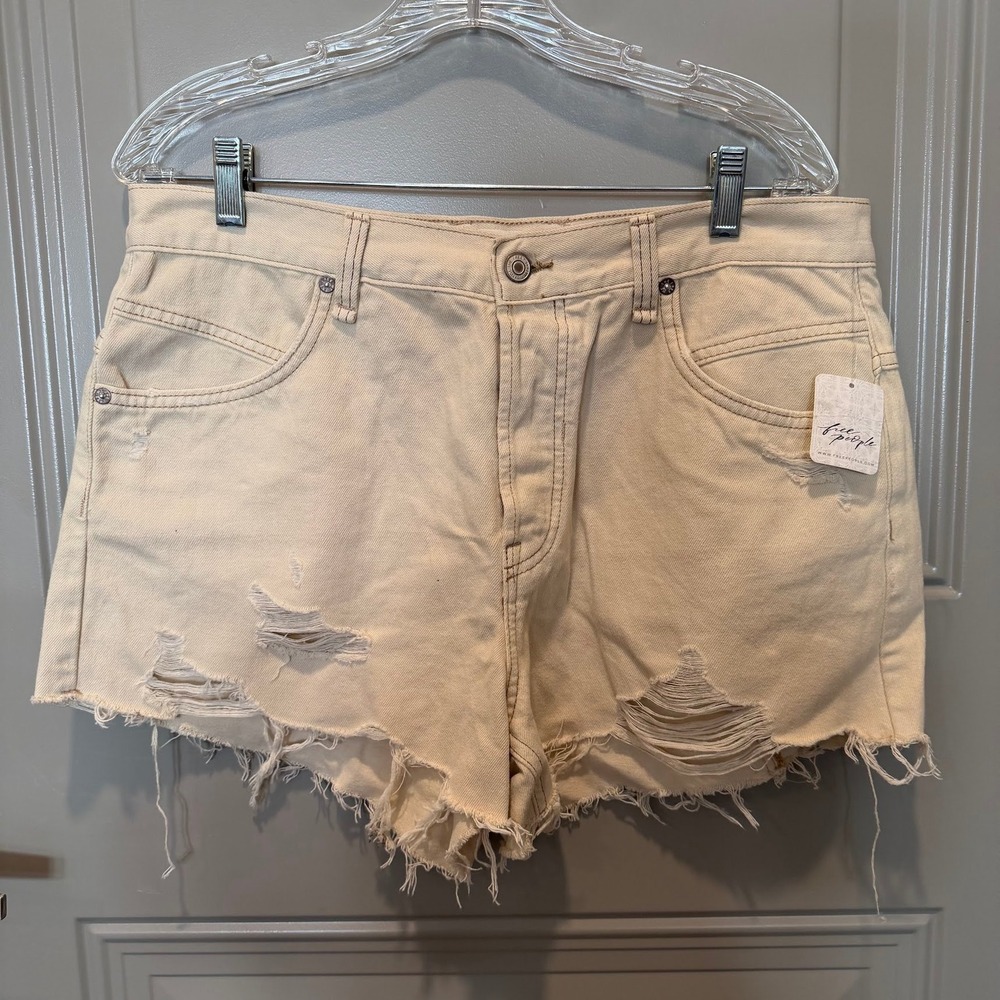 NWT We The Free Now or Never Denim Shorts Cream Size 30‎